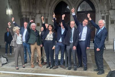 Ex-bankers jailed for manipulating interest rates have convictions quashed