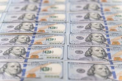 What Does the First $100,000 Really Change About Building Wealth?