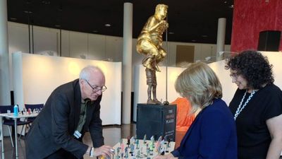 Trump’s naked gold statue unveiled at European Parliament, branded ‘King of Injustice’