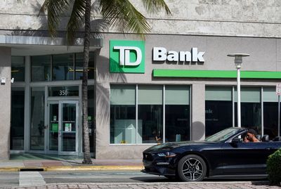 Former Bank Insider Pleads Guilty: $4.8M Laundered, $8K in Bribes, 50 Years on the Table