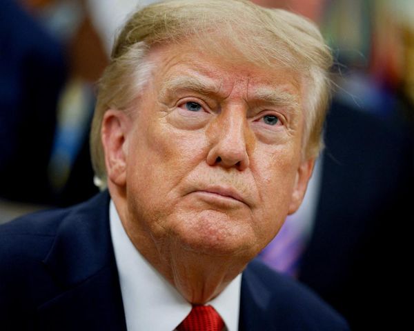 Trump backs away from top aides who reportedly advised pro-Russia government