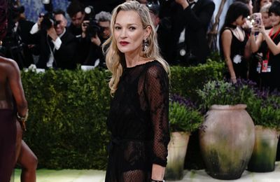 Kate Moss ‘ducks out’ of Tate tribute after ‘fearing being mobbed’