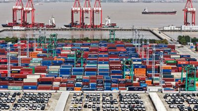 EU and China open crunch trade talks in Beijing on hybrid car exports