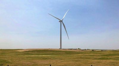 Nebraska farmer leases land for wind turbine, earns up to $12,500 a year against $600 from corn