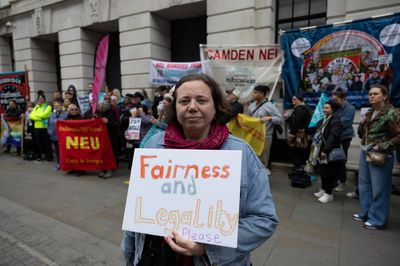 Great Ormond Street Hospital schoolteachers strike outside council offices over sacked colleague