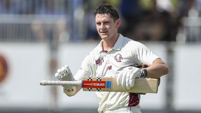 Clayton, Peirson lead Bulls' charge in Shield clash