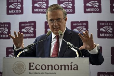 Mexico-U.S. Trade Talks Move Forward, but Steel, Autos and Canada Complicate the Deal