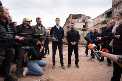 Ed Miliband announces new sanctions on Russia during visit to Ukraine