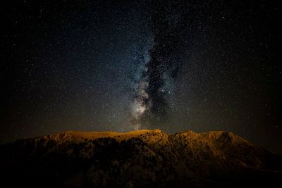 Astronomers find mysterious signal coming to us from the early universe