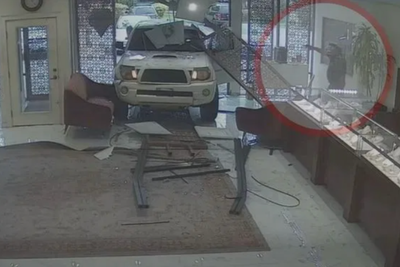 Jewellery Store Owner Opens Fire After Thieves Ram a Truck Into Lynnwood Shop