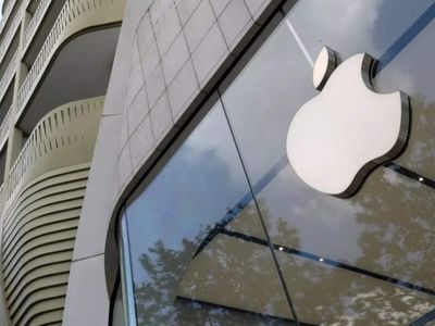 Apple names insider Steve Smith as new M&A chief, memo shows