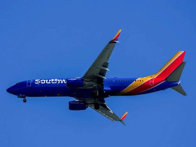 Southwest Airlines weighs Boeing 787 for long-haul international push, sources say