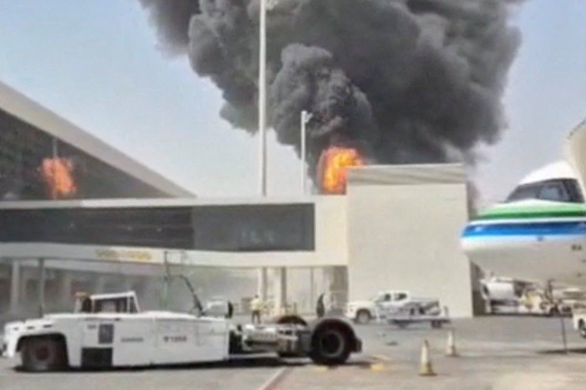 Iran-US war latest: Plane damaged and flights…