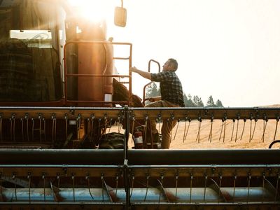 Fuel, fertiliser costs strain American farmers' support for Republicans in midterms
