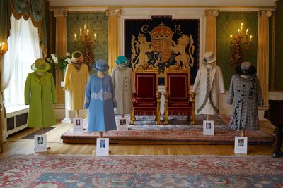 Prince Harry Called Her 'Obstructive': Hollywood Now Plans a Film on the Queen's Dresser Angela Kelly