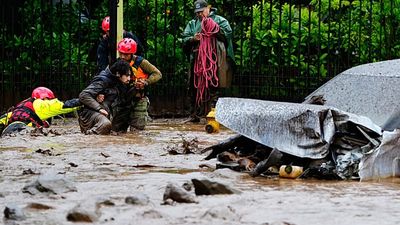 Chile: Santiago flooding turns streets to rivers as Kast declares state of catastrophe