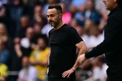 Tottenham dealt blow as Roberto De Zerbi delivers four-man injury update for Manchester United clash
