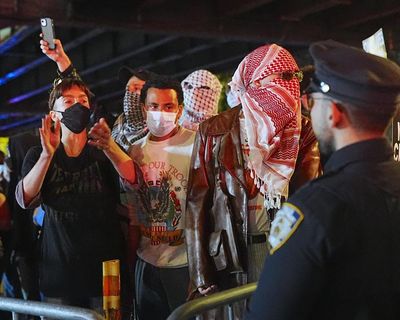 ‘Abolish ICE’: Mamdani, AOC and other Democrats urge action after New York shooting