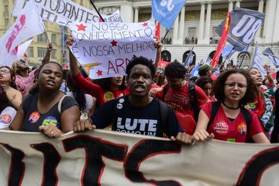 "Nunca Mais Bolsonaro": Why Rio's Streets Erupted After the Vote and What It Signals for the Decisive Showdown