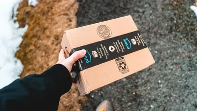 Las Vegas Amazon driver finishes delivery at 9:45 PM. Then she realizes she has to call the police: ‘trapped in a ritzy neighborhood’