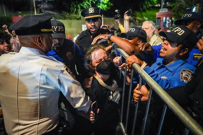 ICE Agent at Manhattan Shooting Scene Was Involved in Multiple Arrests Ruled Unlawful: Report