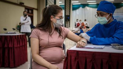 Only About 27% of Pregnant Americans Got the Maternal RSV Vaccine in Its First Year as Season Nears