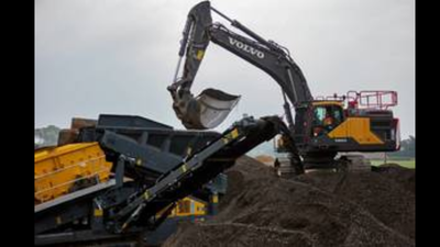 Britain rebuilds 3.5 miles of A46 with old road material, cutting its carbon footprint by 23%