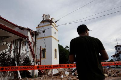 Powerful 7.7-magnitude earthquake strikes Panama and triggers panic in capital
