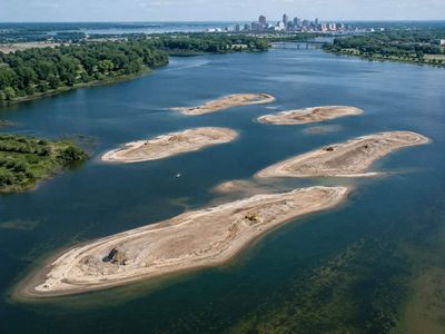 In 2022, contractors began using 400,000 cubic yards of Mississippi River sand to build six islands at Minnesota’s Pigs Eye Lake; the project covers more than 40 acres and aims to protect surrounding wetlands