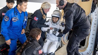 French astronaut recounts 'astonishing' emotions after return to Earth