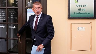 Czechs head to polls in local and Senate elections