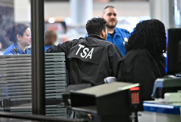 ‘People are pissed’: union decries TSA’s removal of chairs for checkpoint staff