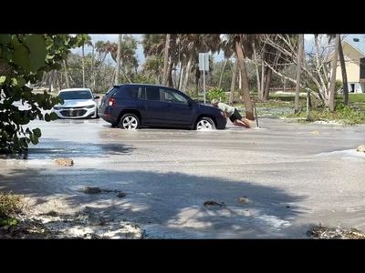 Hurricane Isaias damage after landfall: Power outages in Georgia, Alabama, Florida hit over thousand residences, weather forecasters warn tornadoes, heavy rain, flooding during weekend