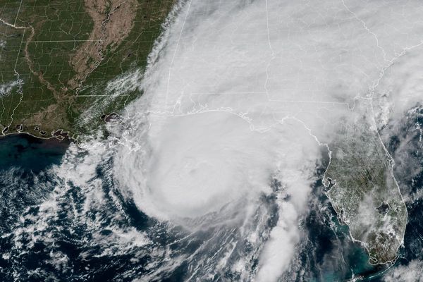 Isaias slams Gulf Coast as hurricane with powerful winds and dangerous flooding