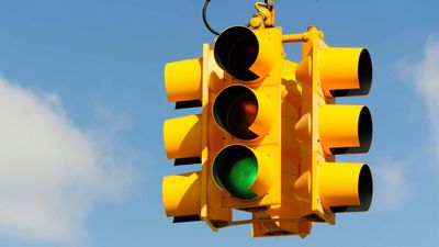 The Real Reason Traffic Lights Are Red, Yellow, And Green