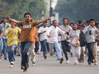 Posters, masks and swimming goggles: How Delhi protesters prepared for CJP's latest demonstration