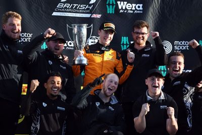McLaren junior Van Langendonck secures British F4 title