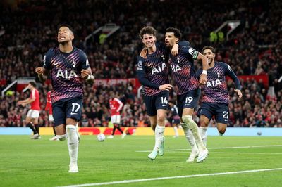 Manchester United 1-1 Tottenham: Dominic Solanke steals point for ten-man Spurs