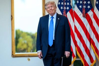 Trump Tells Tennessee Crowd 'I Could Say the Stupidest Things and You'd Clap' Then They Do Exactly That