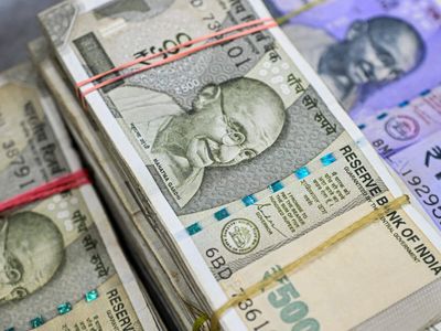 India’s rupee defence raises question of how far RBI will go