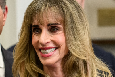 'She Looks Like She's Compensating for Severe Pain': Susan Dell's White House Look Triggers Debate