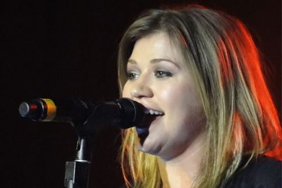 Kelly Clarkson Slams Brooklyn Store After Being Treated Like She Couldn't Afford Its Products in 'Pretty Woman' Moment