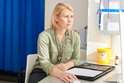 Family doctors swamped by 20-page complaints written by AI