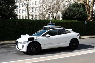 London not ready for driverless 'robotaxis', report warns
