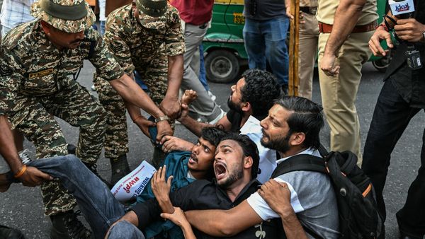 Opposition leaders and journalists allege police abuses as fresh protests break out in India