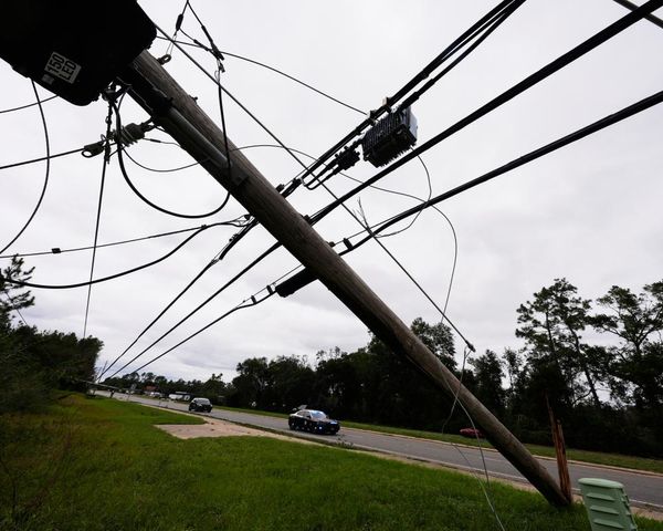Thousands without power in Florida and Alabama as Isaias moves north