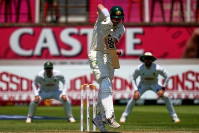Renshaw’s heroics leave South Africa reeling as Australia close on first-Test victory