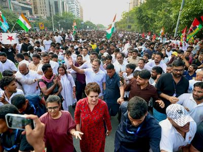 Same cause, separate protests: Why Congress and CJP are keeping their distance