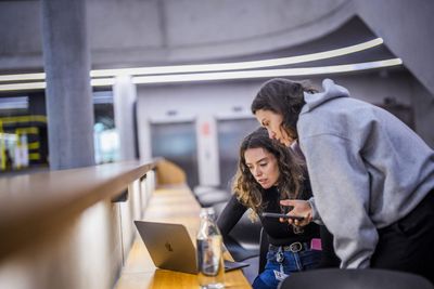 LinkedIn is piloting a school to teach workers how to become their own bosses–no degree required