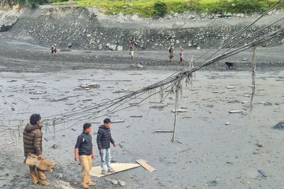Fresh flash floods leave more than 100 foreign trekkers stranded in Nepal